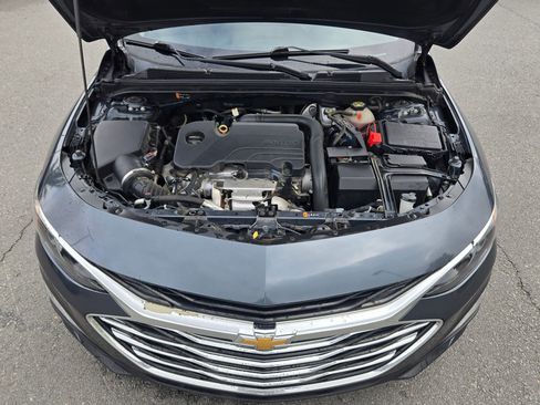 Used 2020 Chevrolet Malibu LT w/ Leather Package image 19