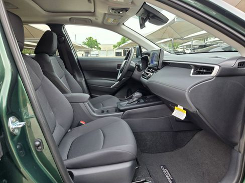 Used 2026 Toyota Corolla Cross LE w/ Moonroof Package FWD image 28