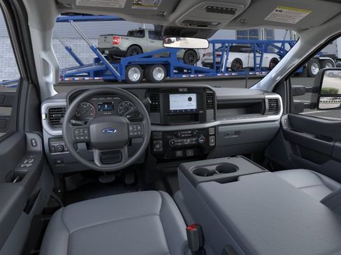 New 2026 Ford F250 XL w/ FX4 Off-Road Package AWD/4WD image 9