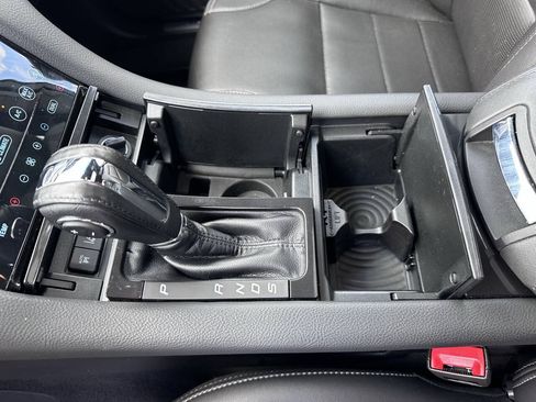 Used 2019 Ford Taurus Limited w/ Driver Assist Package FWD image 36