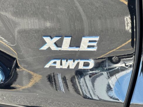 Used 2023 Toyota RAV4 XLE Premium image 23