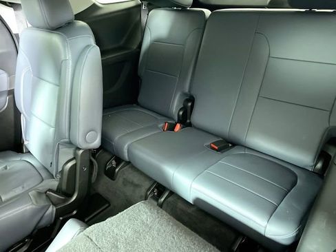 Used 2020 Chevrolet Traverse Premier image 24
