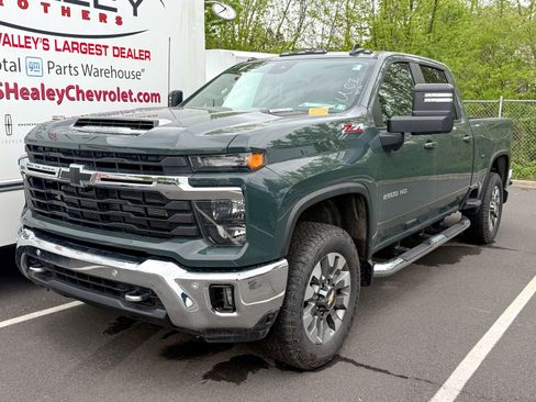 Used 2025 Chevrolet Silverado 2500 LT AWD/4WD image 10
