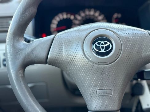 Used 2005 Toyota Corolla S image 28
