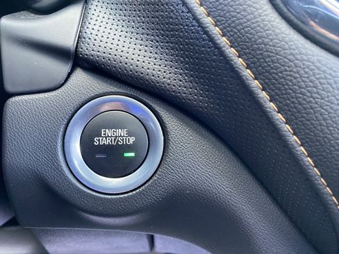 Used 2023 Chevrolet Equinox Premier image 24