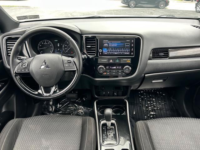 Used 2018 Mitsubishi Outlander LE AWD/4WD image 6