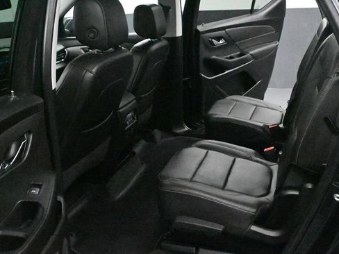 Used 2021 Chevrolet Traverse LT w/ LT Premium Package AWD/4WD image 13
