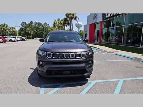 Used 2022 Jeep Compass Latitude image 19