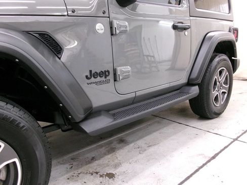 Used 2021 Jeep Wrangler Sport image 3