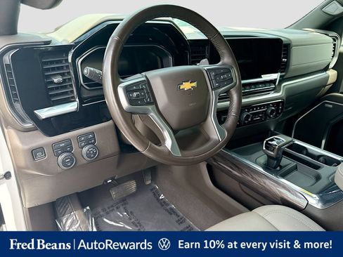 Used 2022 Chevrolet Silverado 1500 LTZ AWD/4WD image 13