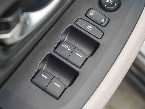 New 2026 Honda HR-V LX image 23