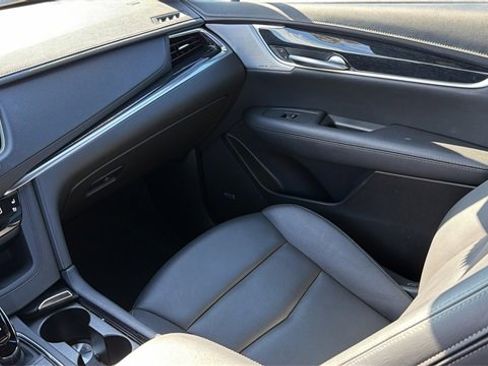 Certified 2025 Cadillac XT5 Premium Luxury image 18