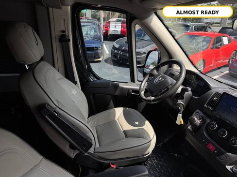 Used 2015 RAM ProMaster 2500 w/ Premium Appearance Group FWD image 38