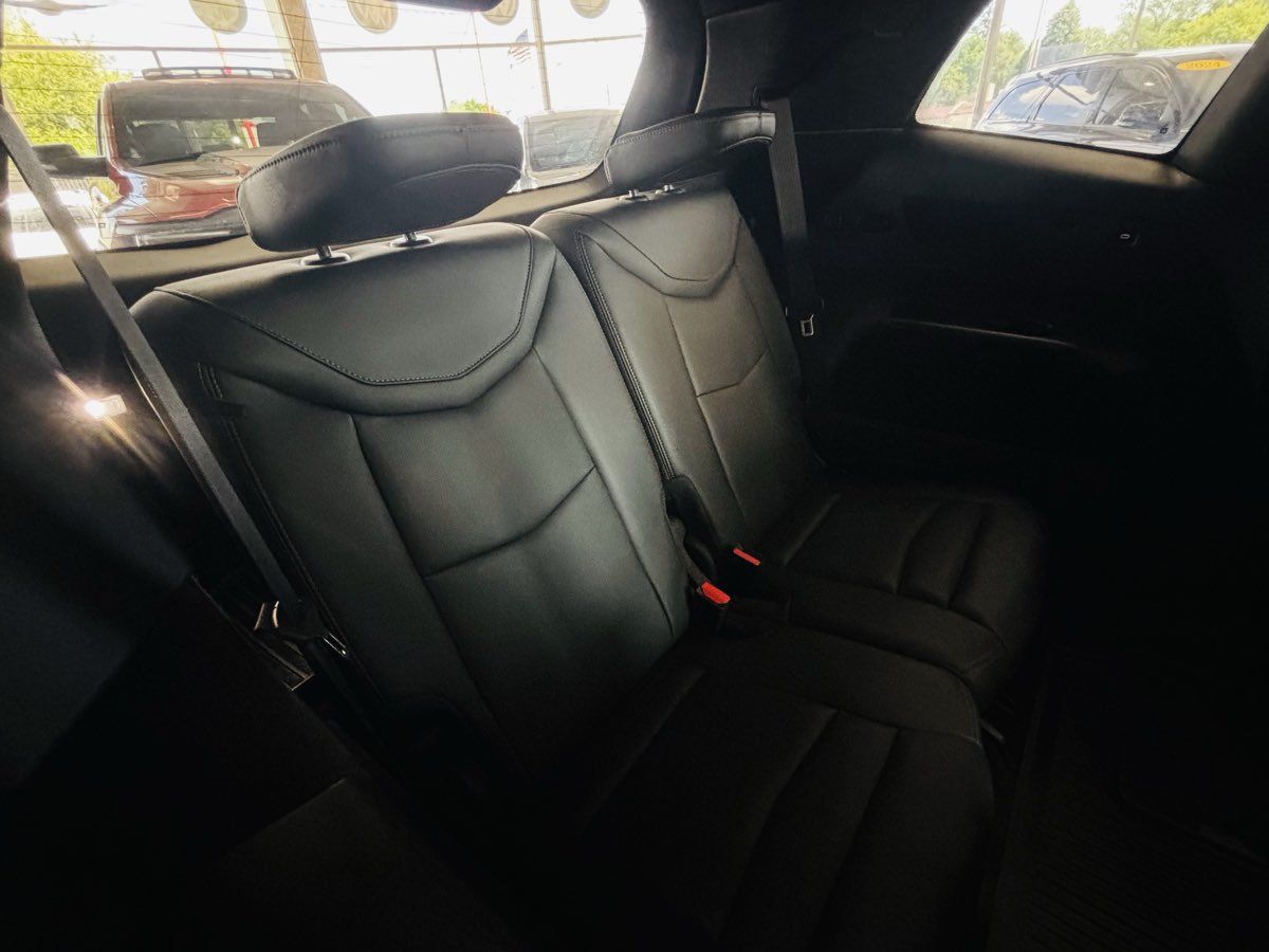 Used 2021 Cadillac XT6 Premium Luxury AWD/4WD image 37