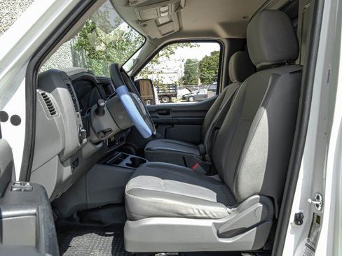 Used 2021 Nissan NV 1500 SV RWD image 3