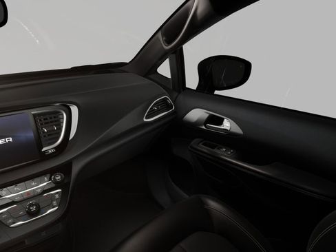 New 2026 Chrysler Voyager LX image 7