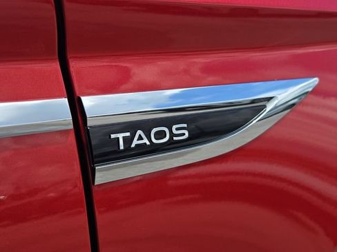 Certified 2022 Volkswagen Taos SE w/ IQ.Drive SE Package FWD image 16