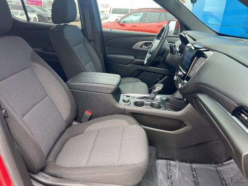 Used 2023 Chevrolet Traverse LT image 19