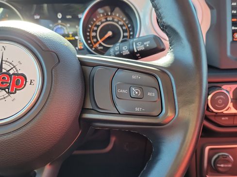 Used 2022 Jeep Wrangler Unlimited Sport image 22