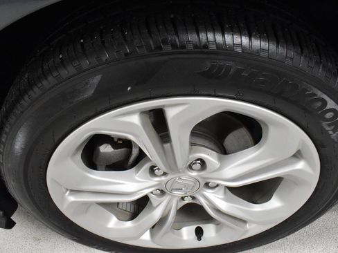 Certified 2023 Honda Accord LX image 9