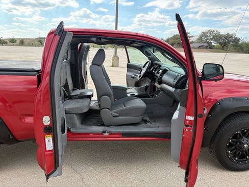 Used 2011 Toyota Tacoma 2WD Access Cab image 35