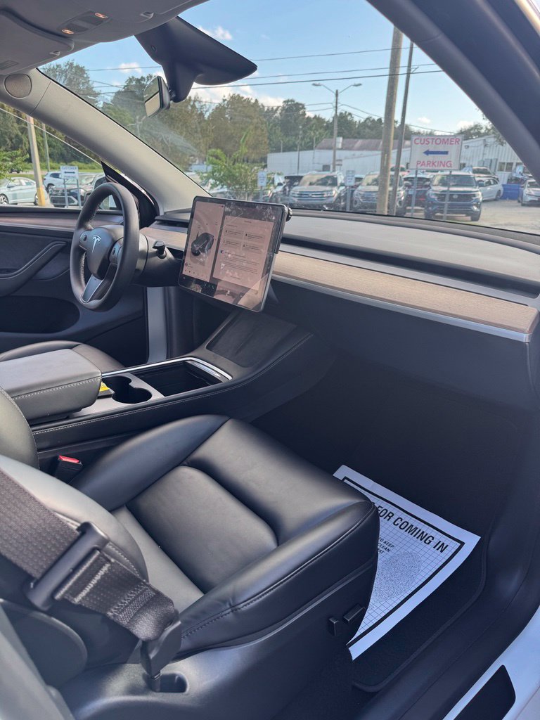 Used 2024 Tesla Model Y Performance AWD/4WD image 16
