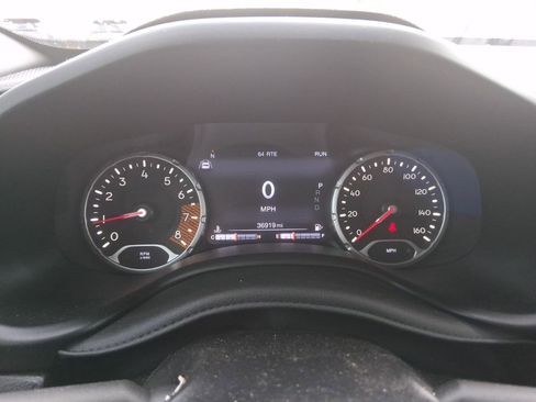Used 2021 Jeep Renegade Latitude FWD image 7