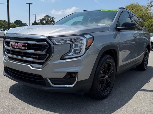 Used 2023 GMC Terrain AT4 AWD/4WD image 3