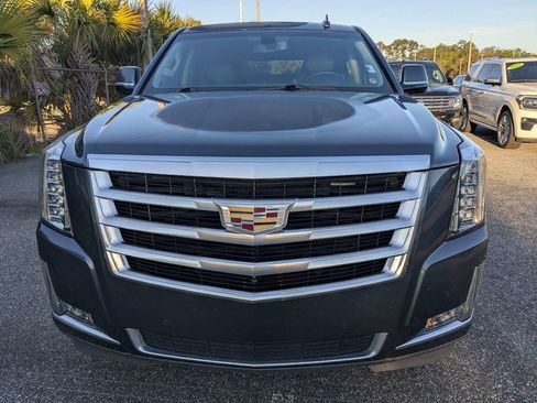 Used 2019 Cadillac Escalade Base image 9