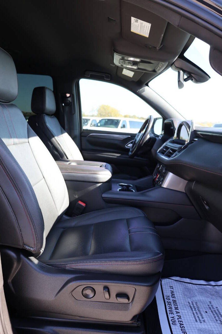 Used 2022 Chevrolet Tahoe RST w/ Luxury Package AWD/4WD image 14