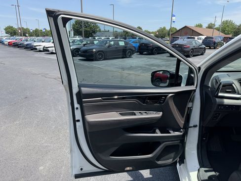 Used 2018 Honda Odyssey Elite image 23