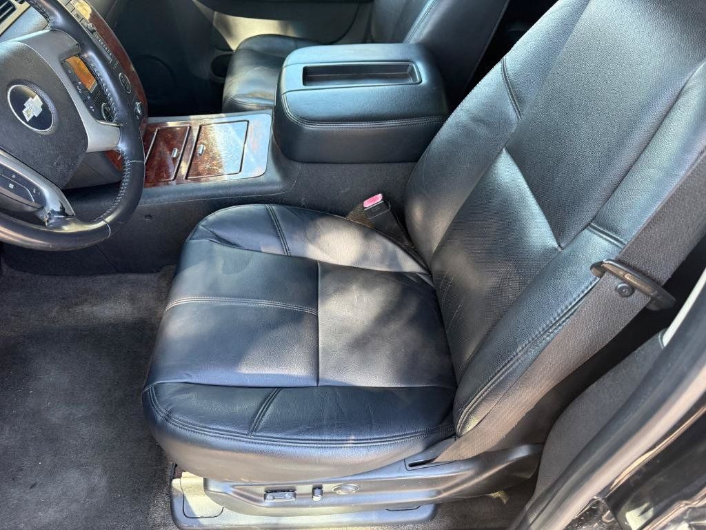 Used 2009 Chevrolet Avalanche LTZ RWD image 23