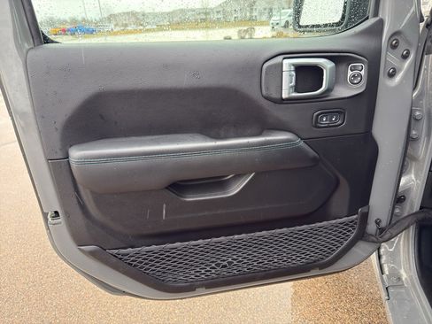 Used 2023 Jeep Wrangler Unlimited Rubicon 4xe w/ Safety Group AWD/4WD image 13
