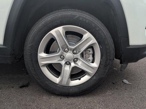 Used 2023 Jeep Compass Latitude w/ Convenience Group image 12