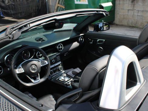 Used 2019 Mercedes-Benz SLC 300 image 16