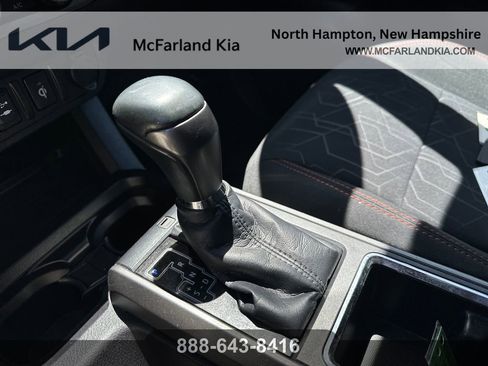 Used 2016 Toyota Tacoma TRD Off-Road w/ Premium & Technology Package AWD/4WD image 33