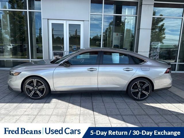 Used 2025 Honda Accord Sport image 12