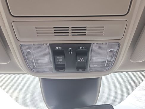 New 2026 Honda Odyssey Touring image 21