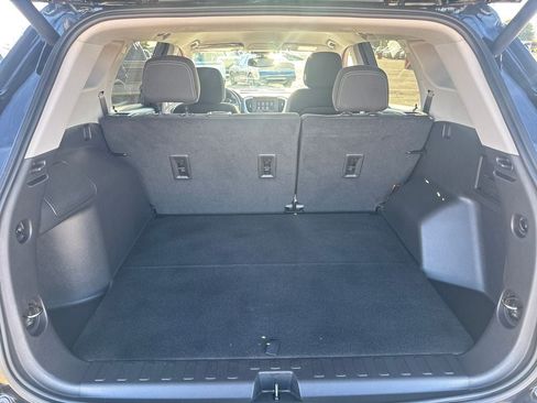 Used 2023 GMC Terrain SLE w/ Driver Convenience Package FWD image 6