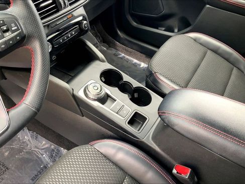 Used 2024 Ford Escape ST-Line w/ Tech Pack #1 FWD image 16