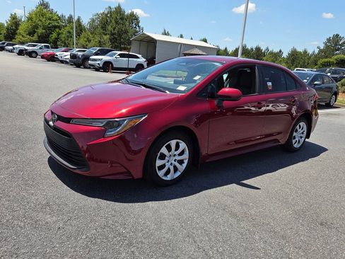 Used 2025 Toyota Corolla LE FWD image 3