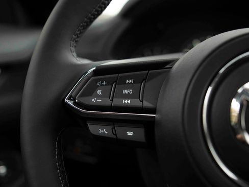 New 2025 MAZDA CX-5 Signature image 13