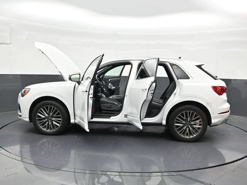 Used 2022 Audi Q3 2.0T Premium w/ Convenience Package AWD/4WD image 33