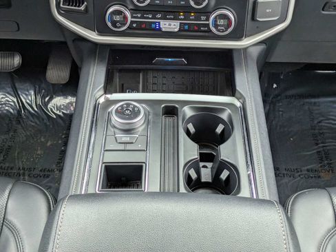Used 2024 Ford Expedition XLT RWD image 21