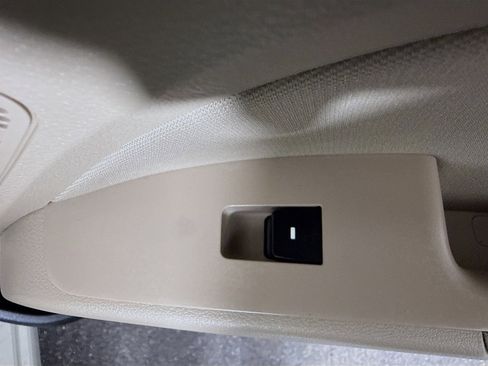 Used 2017 Hyundai Elantra SE image 30