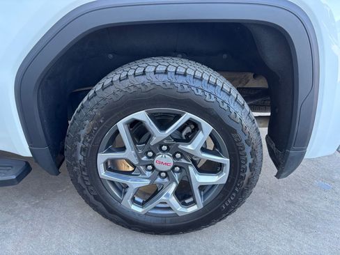 Used 2023 GMC Sierra 1500 SLT w/ SLT Premium Package image 9