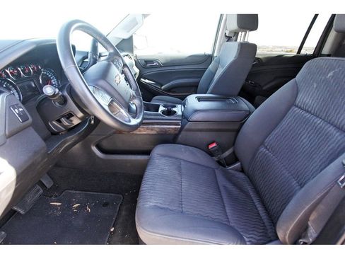 Used 2017 Chevrolet Suburban LS image 6
