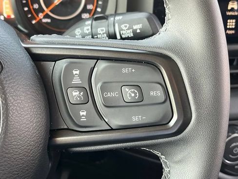 Certified 2025 Jeep Wrangler Unlimited Rubicon w/ Convenience Group AWD/4WD image 18