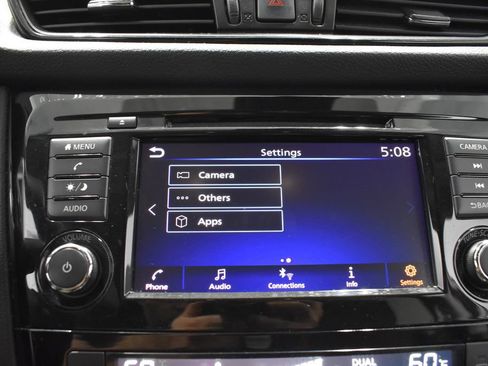 Used 2020 Nissan Rogue SV FWD image 22