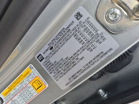 Used 2025 GMC Yukon Denali w/ Denali Reserve Package image 14